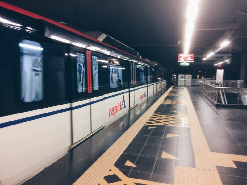 Transit Aliran Ringan (LRT)